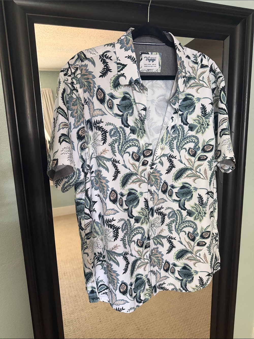 Tommy Bahama White Floral Short-Sleeve Button Shirt with Green Leaf Print